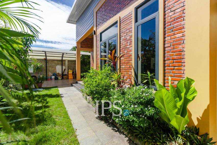 4 Bedroom House For Sale - Svay Dangkum, Siem Reap