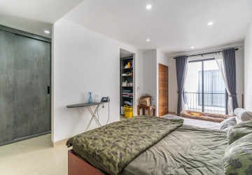 4 Bedroom  Townhouse For Rent - Veal Sbov, Phnom Penh thumbnail
