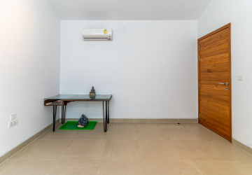 4 Bedroom  Townhouse For Rent - Veal Sbov, Phnom Penh thumbnail