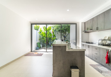 4 Bedroom  Townhouse For Sale in Veal Sbov, Phnom Penh thumbnail