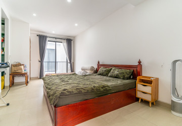 4 Bedroom  Townhouse For Sale in Veal Sbov, Phnom Penh thumbnail