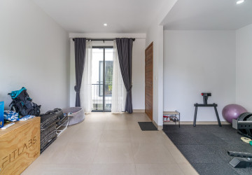 4 Bedroom  Townhouse For Sale in Veal Sbov, Phnom Penh thumbnail