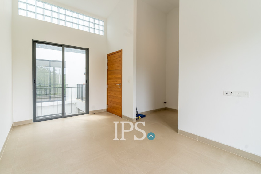 4 Bedroom  Townhouse For Sale in Veal Sbov, Phnom Penh