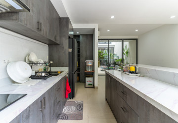 4 Bedroom  Townhouse For Sale in Veal Sbov, Phnom Penh thumbnail