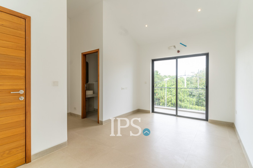 4 Bedroom  Townhouse For Sale in Veal Sbov, Phnom Penh