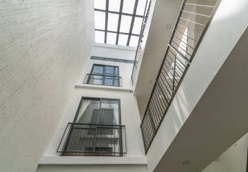 4 Bedroom  Townhouse For Sale in Veal Sbov, Phnom Penh thumbnail
