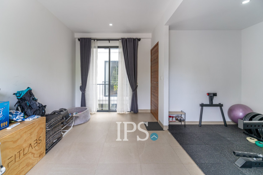 4 Bedroom  Townhouse For Sale in Veal Sbov, Phnom Penh