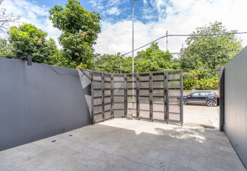 4 Bedroom  Townhouse For Sale in Veal Sbov, Phnom Penh thumbnail