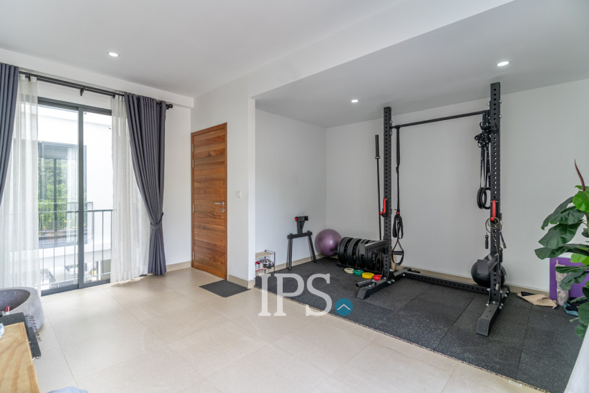 4 Bedroom  Townhouse For Sale in Veal Sbov, Phnom Penh