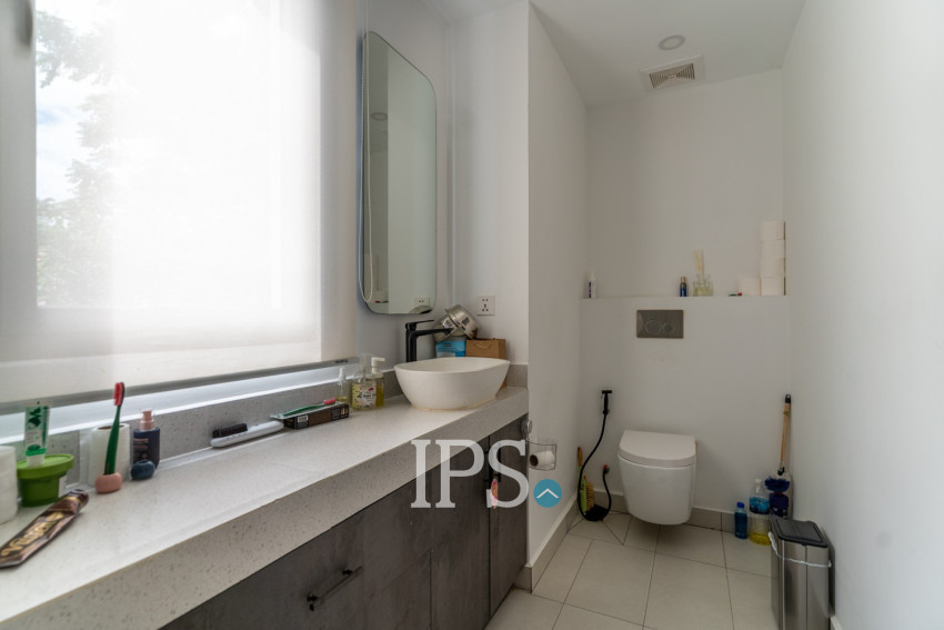 4 Bedroom  Townhouse For Sale in Veal Sbov, Phnom Penh