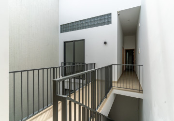 4 Bedroom  Townhouse For Sale in Veal Sbov, Phnom Penh thumbnail
