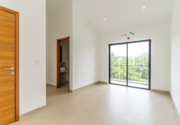 4 Bedroom  Townhouse For Sale in Veal Sbov, Phnom Penh thumbnail