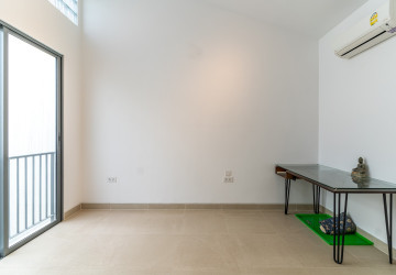 4 Bedroom  Townhouse For Sale in Veal Sbov, Phnom Penh thumbnail