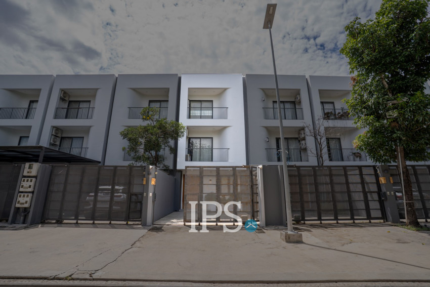 4 Bedroom  Townhouse For Sale in Veal Sbov, Phnom Penh