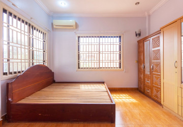 3 Bedroom Apartment For Rent - Svay Dangkum, Siem Reap thumbnail