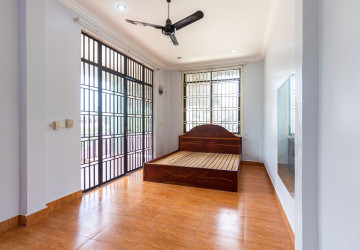 3 Bedroom Apartment For Rent - Svay Dangkum, Siem Reap thumbnail