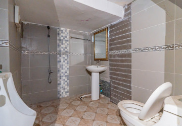 8 Bedroom Shophouse For Rent - Toul Tum Poung 1, Phnom Penh thumbnail