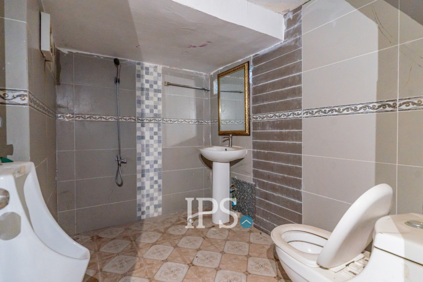 8 Bedroom Shophouse For Rent - Toul Tum Poung 1, Phnom Penh