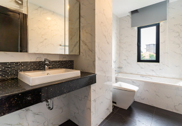 2 Bedroom Serviced Apartment  For Rent - Wat Phnom, Phnom Penh thumbnail