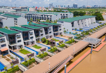 5 Bedroom Villa For Rent - Borey The Palms, Veal Sbov, Phnom Penh thumbnail