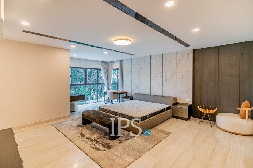 5 Bedroom Villa For Rent - Borey The Palms, Veal Sbov, Phnom Penh