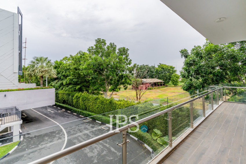 5 Bedroom Villa For Rent - Borey The Palms, Veal Sbov, Phnom Penh