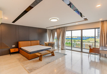 5 Bedroom Villa For Rent - Borey The Palms, Veal Sbov, Phnom Penh thumbnail