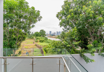 5 Bedroom Villa For Rent - Borey The Palms, Veal Sbov, Phnom Penh thumbnail
