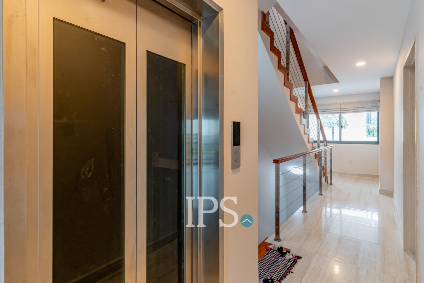 5 Bedroom Villa For Rent - Borey The Palms, Veal Sbov, Phnom Penh
