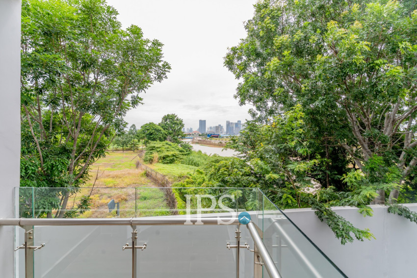 5 Bedroom Villa For Rent - Borey The Palms, Veal Sbov, Phnom Penh