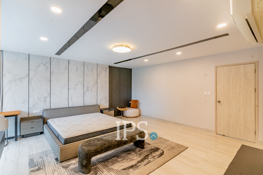 5 Bedroom Villa For Rent - Borey The Palms, Veal Sbov, Phnom Penh