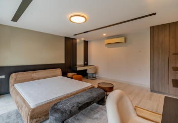 5 Bedroom Villa For Rent - Borey The Palms, Veal Sbov, Phnom Penh thumbnail