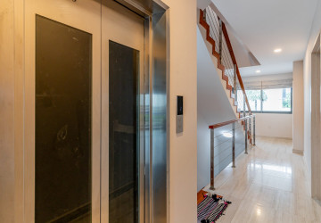 5 Bedroom Villa For Rent - Borey The Palms, Veal Sbov, Phnom Penh thumbnail
