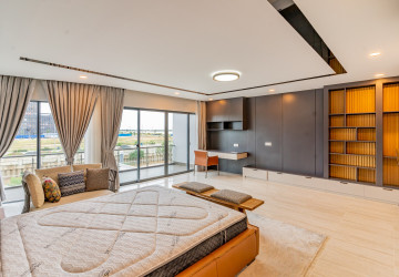 5 Bedroom Villa For Rent - Borey The Palms, Veal Sbov, Phnom Penh thumbnail