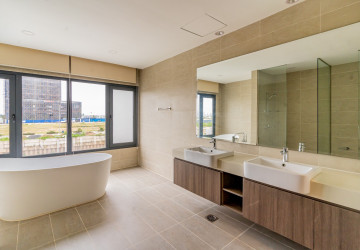 5 Bedroom Villa For Rent - Borey The Palms, Veal Sbov, Phnom Penh thumbnail