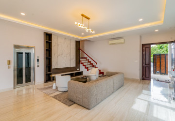 5 Bedroom Villa For Rent - Borey The Palms, Veal Sbov, Phnom Penh thumbnail