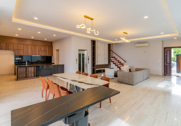 5 Bedroom Villa For Rent - Borey The Palms, Veal Sbov, Phnom Penh thumbnail