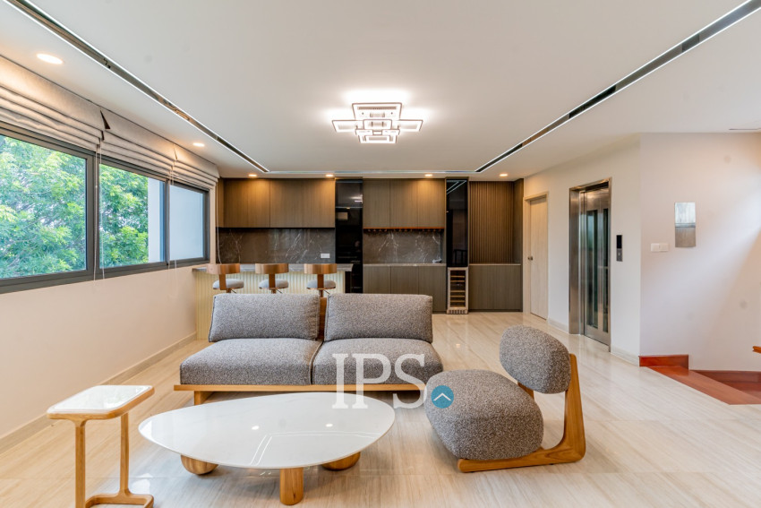 5 Bedroom Villa For Rent - Borey The Palms, Veal Sbov, Phnom Penh