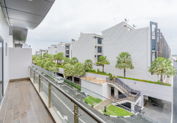 5 Bedroom Villa For Rent - Borey The Palms, Veal Sbov, Phnom Penh thumbnail