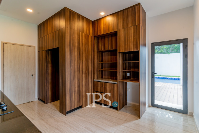 5 Bedroom Villa For Rent - Borey The Palms, Veal Sbov, Phnom Penh