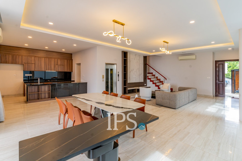 5 Bedroom Villa For Rent - Borey The Palms, Veal Sbov, Phnom Penh