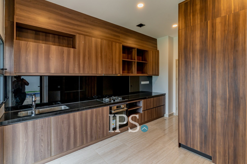 5 Bedroom Villa For Rent - Borey The Palms, Veal Sbov, Phnom Penh