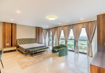 5 Bedroom Villa For Rent - Borey The Palms, Veal Sbov, Phnom Penh thumbnail