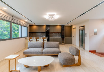 5 Bedroom Villa For Rent - Borey The Palms, Veal Sbov, Phnom Penh thumbnail