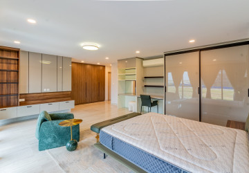 5 Bedroom Villa For Rent - Borey The Palms, Veal Sbov, Phnom Penh thumbnail