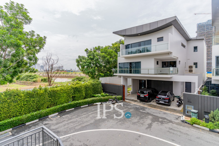 5 Bedroom Villa For Rent - Borey The Palms, Veal Sbov, Phnom Penh