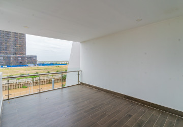 5 Bedroom Villa For Rent - Borey The Palms, Veal Sbov, Phnom Penh thumbnail
