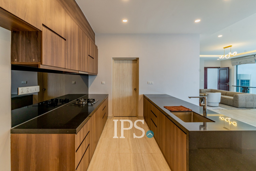 5 Bedroom Villa For Rent - Borey The Palms, Veal Sbov, Phnom Penh