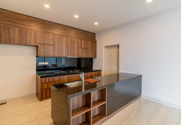 5 Bedroom Villa For Rent - Borey The Palms, Veal Sbov, Phnom Penh thumbnail