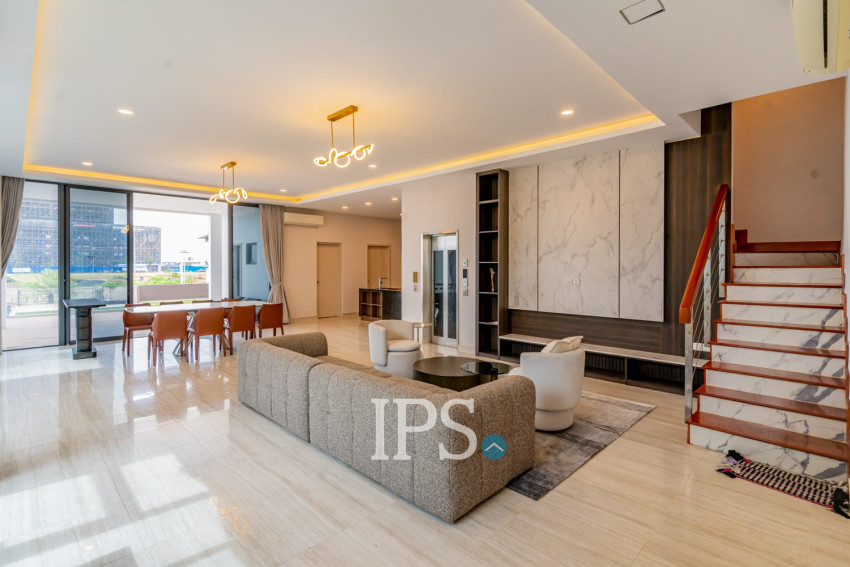 5 Bedroom Villa For Rent - Borey The Palms, Veal Sbov, Phnom Penh